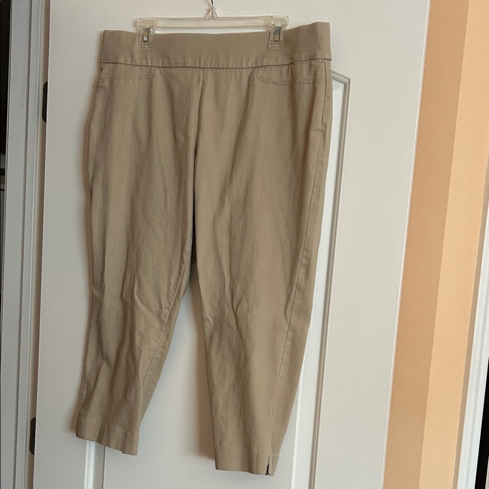 Women’s tan capris